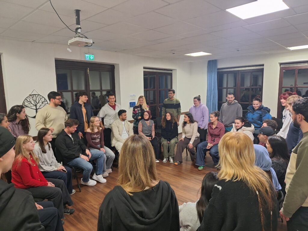 Participants in the Online Smart youth exchange